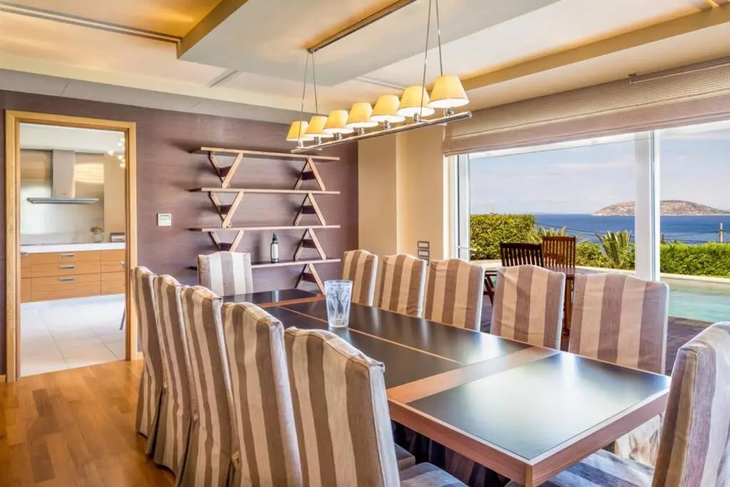 Amazing 5 bedroom Villa with Swimming Pool