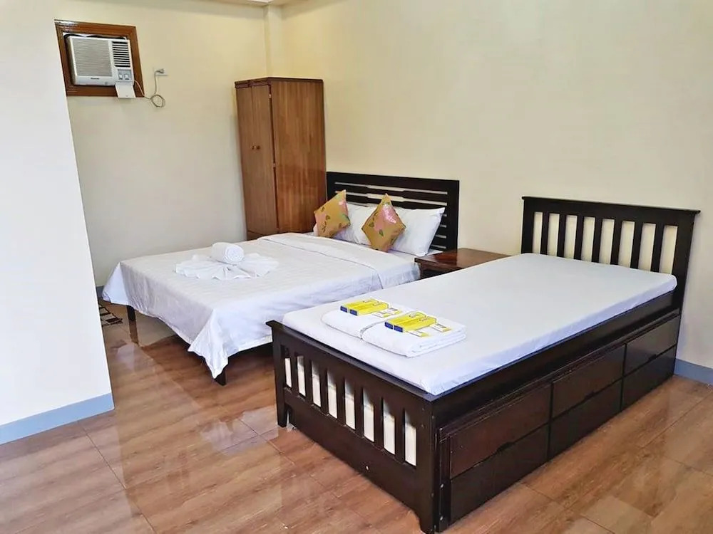 EDUARDOS RESORT