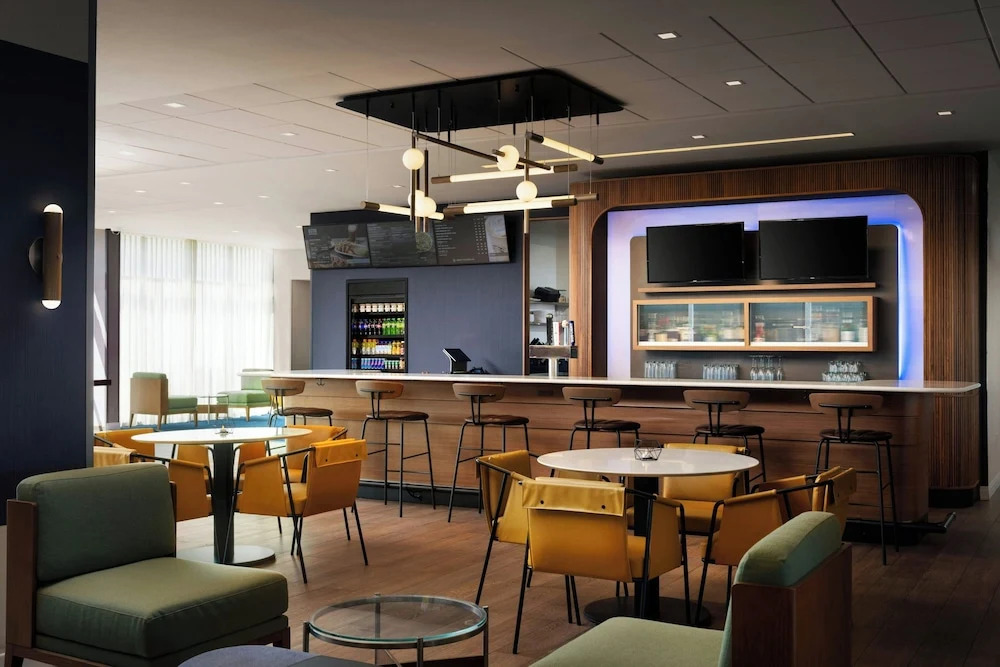 Courtyard By Marriott Lake City