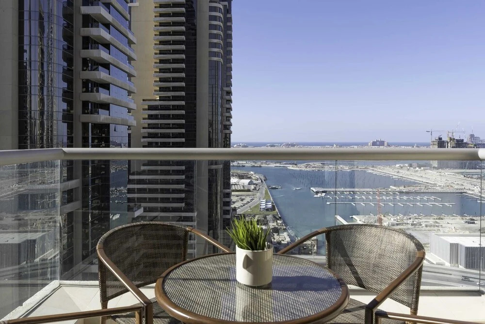 Sleek & Serene Apartment w/ Stunning Marina Views