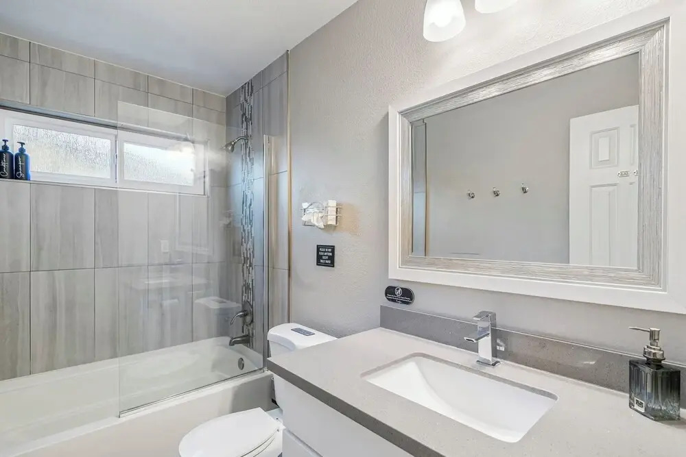 Highly Upgraded 4bd2bath Home With Private Pool