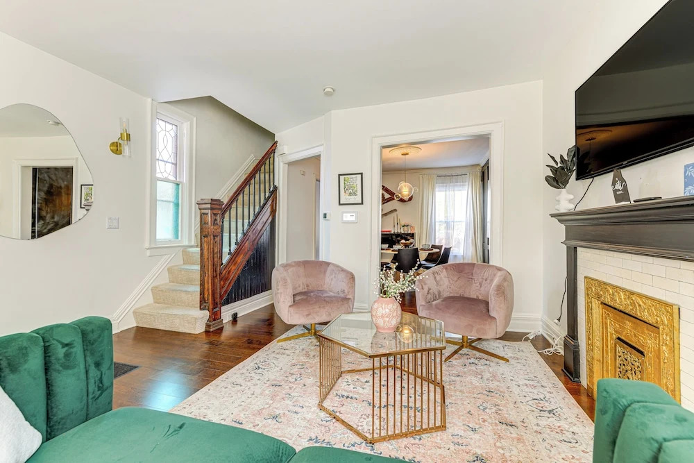 Historic Buffalo Row House Near Delaware Park