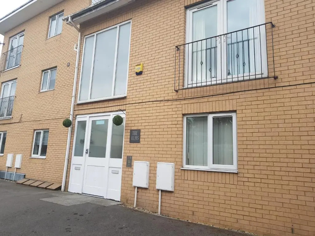 The Elms - Close to City Centre
