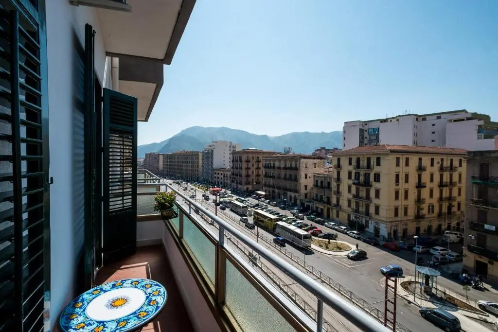 Mille e una Notte / Station Apartment