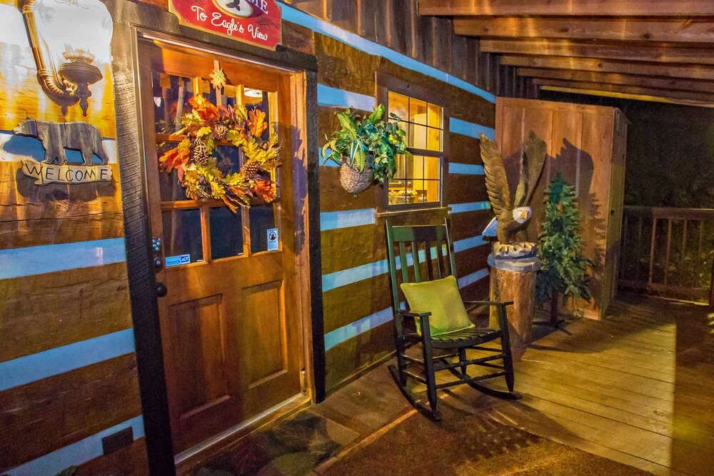 Eagle's View - 1 Br cabin by RedAwning