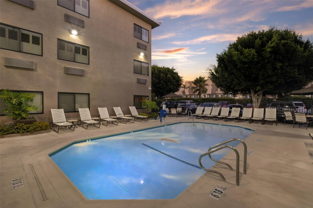 Best Western Plus Park Place Inn - Mini Suites