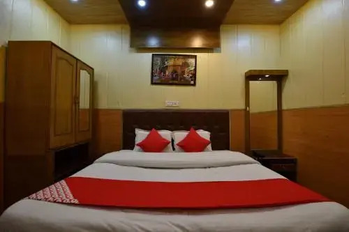 OYO 24828 Hotel Akshay