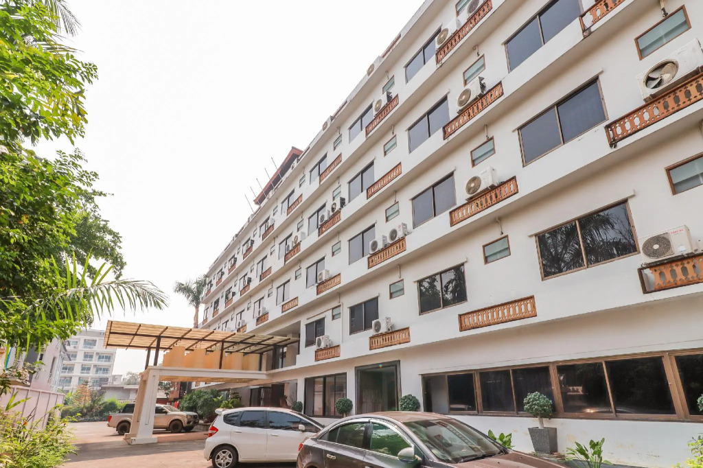 OYO 807 Suan​ Dok​ Kaew​ Hotel​