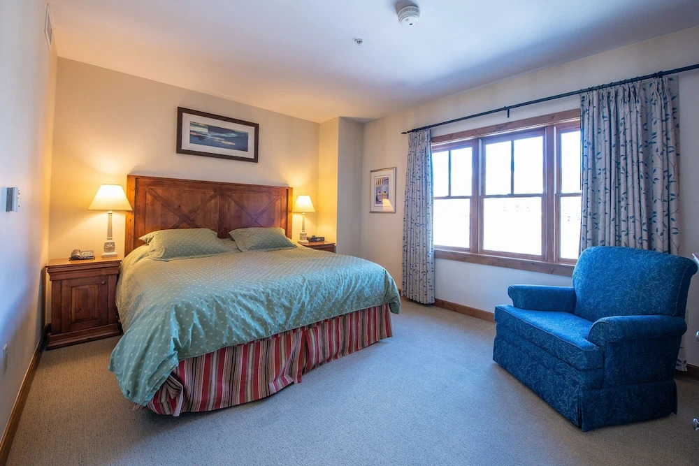 Two Bedroom Condo with Balcony over Mountaineer Square - Just Steps from the Slopes! 2 Condo - No Cleaning Fee! by RedAwning