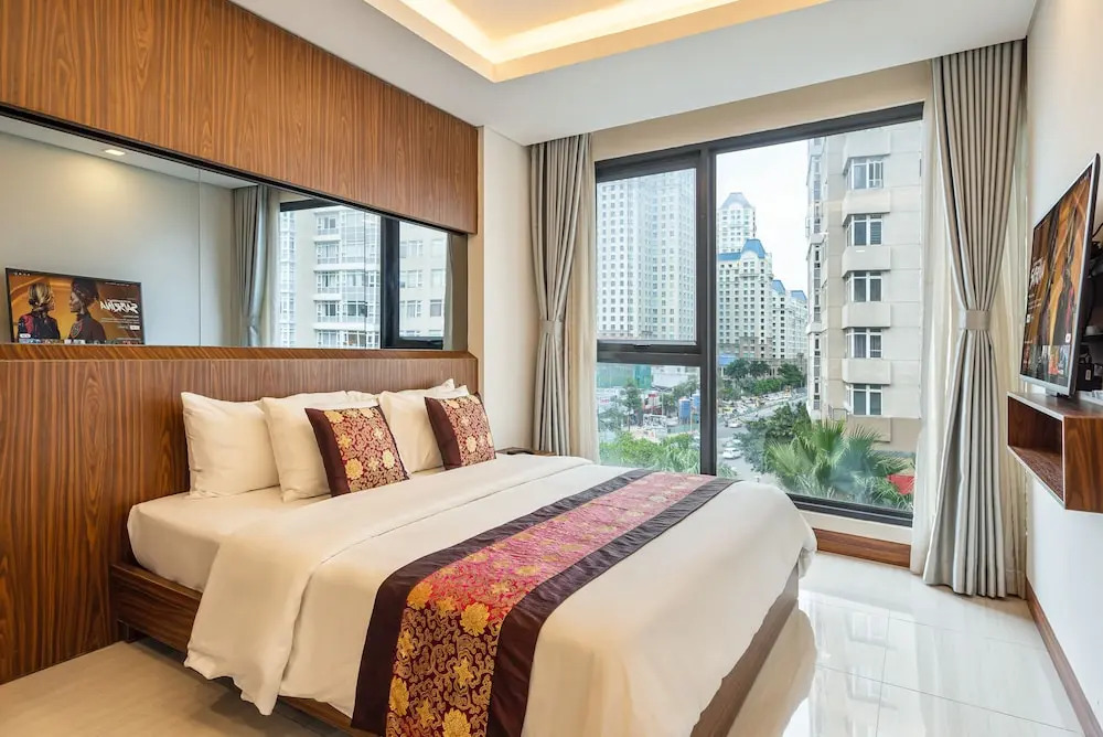 Aviva Saigon Pearl