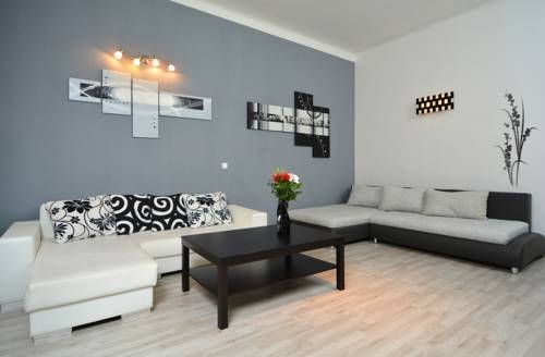 Navratilova Apartments