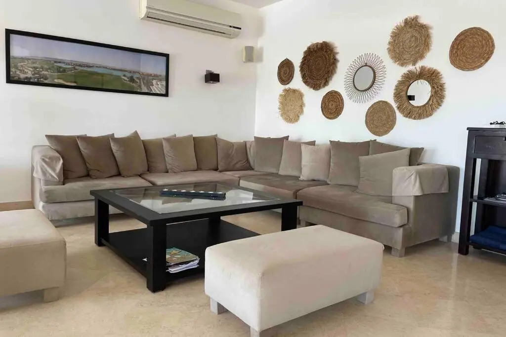 Villa with 5 bedrooms & 4 bathrooms - private heated pool