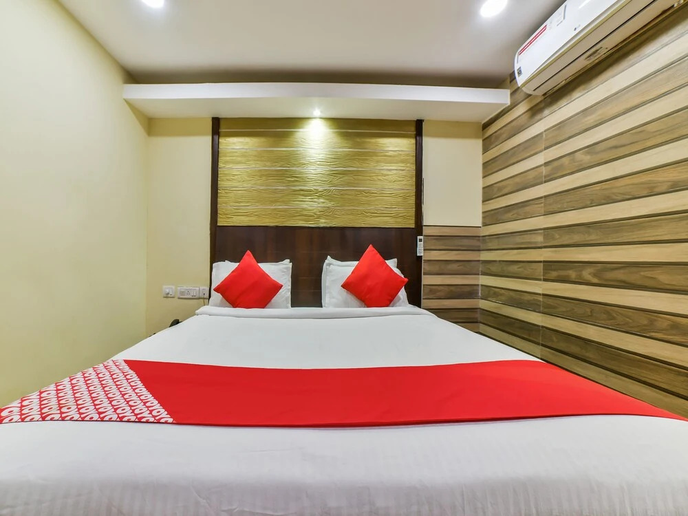 OYO 4668 Hotel Ocean Residency