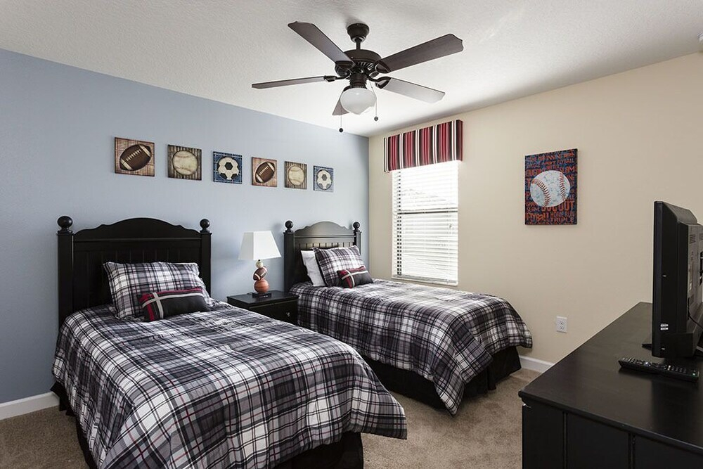 Champions Gate's Retreat Resort - 8 Bedroom Private Pool Home, 7 Seat Home Theatre - Jhh 45966