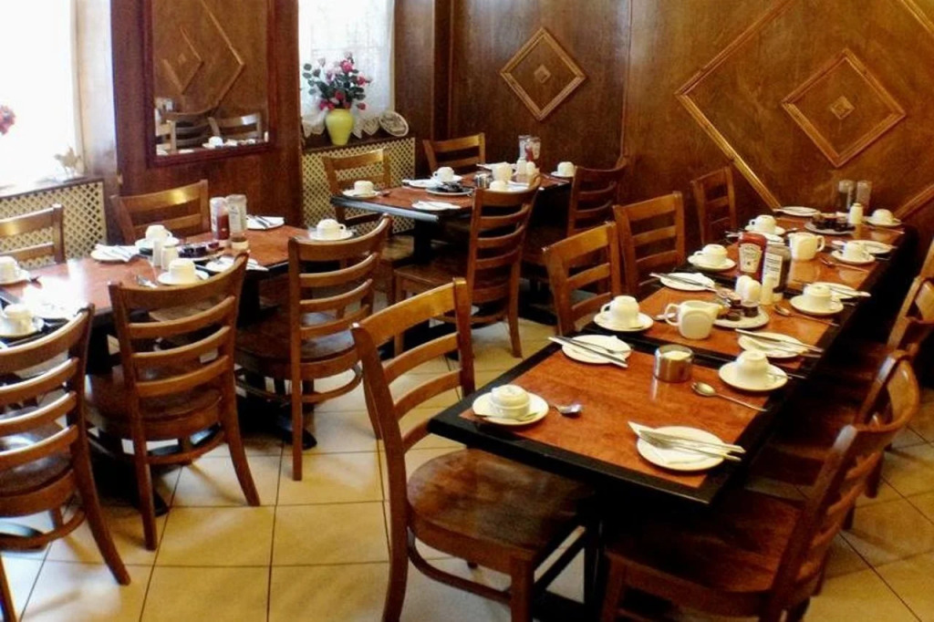 Ventures Hotel