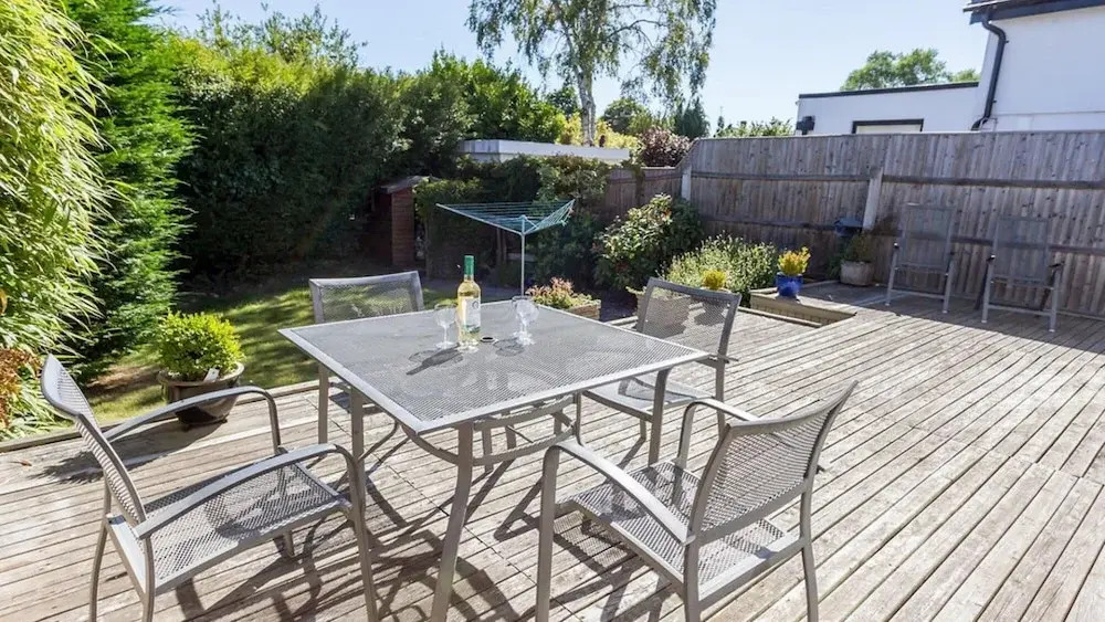 Woodstock in Poole With 2 Bedrooms and 1 Bathrooms