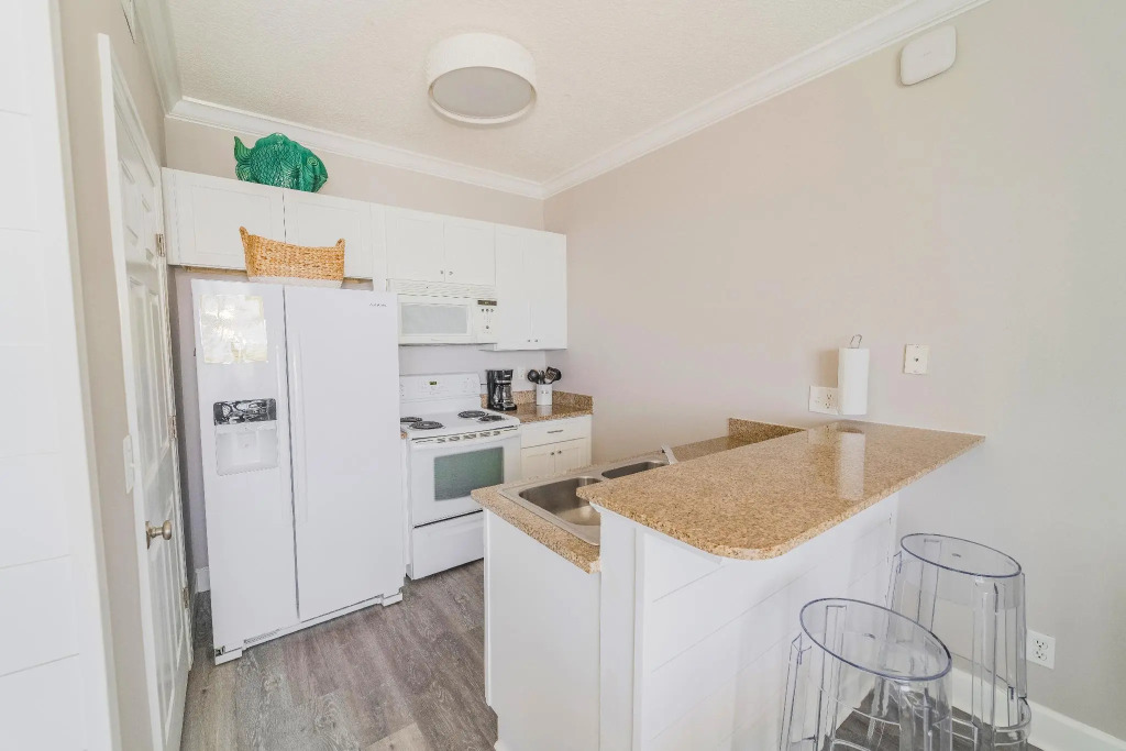 Twin Palms 1703