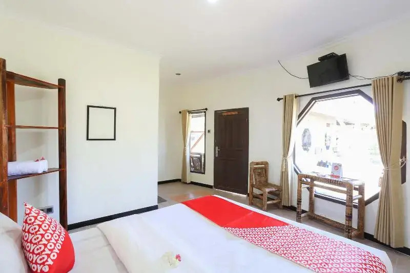 OYO 1651 Purnama Beach Hotel