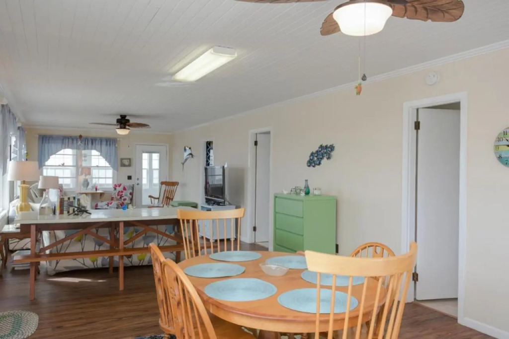 The Beach Fact Oar by Oak Island Accommodations