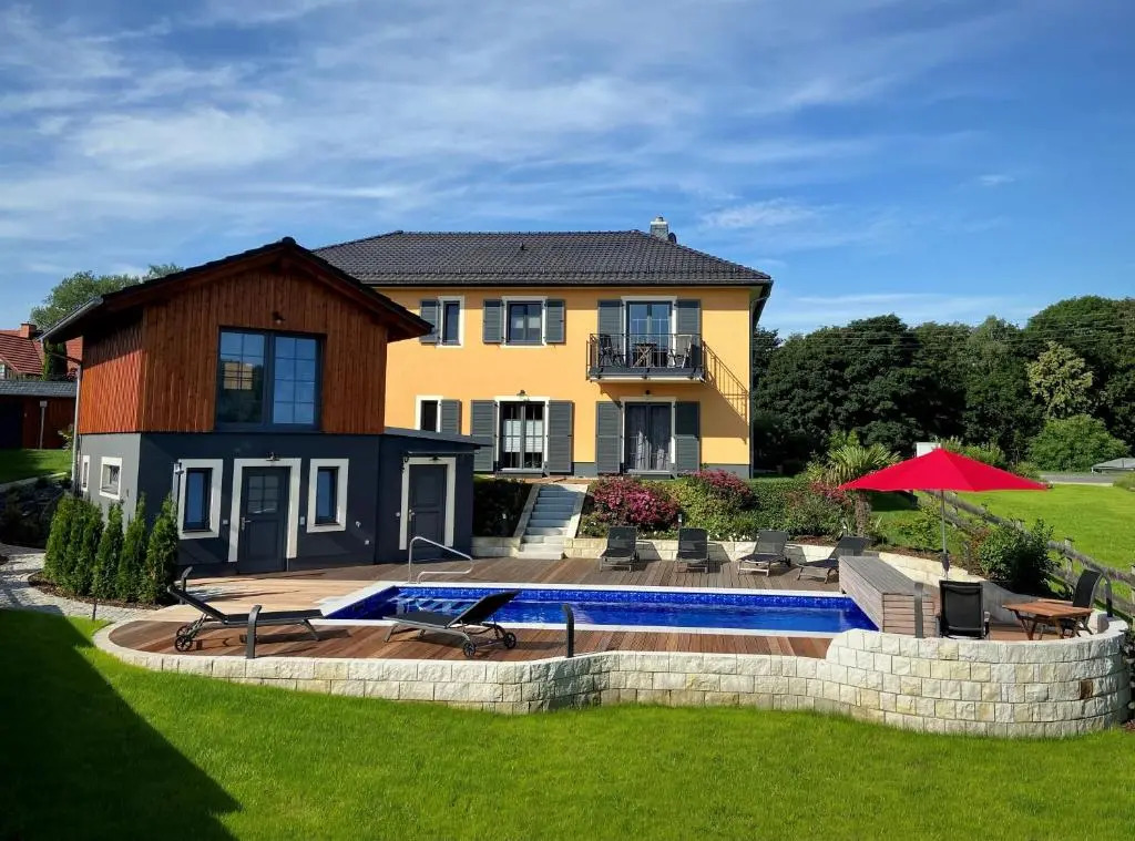 Landhaus Waltersdorf - Pool & Wellness
