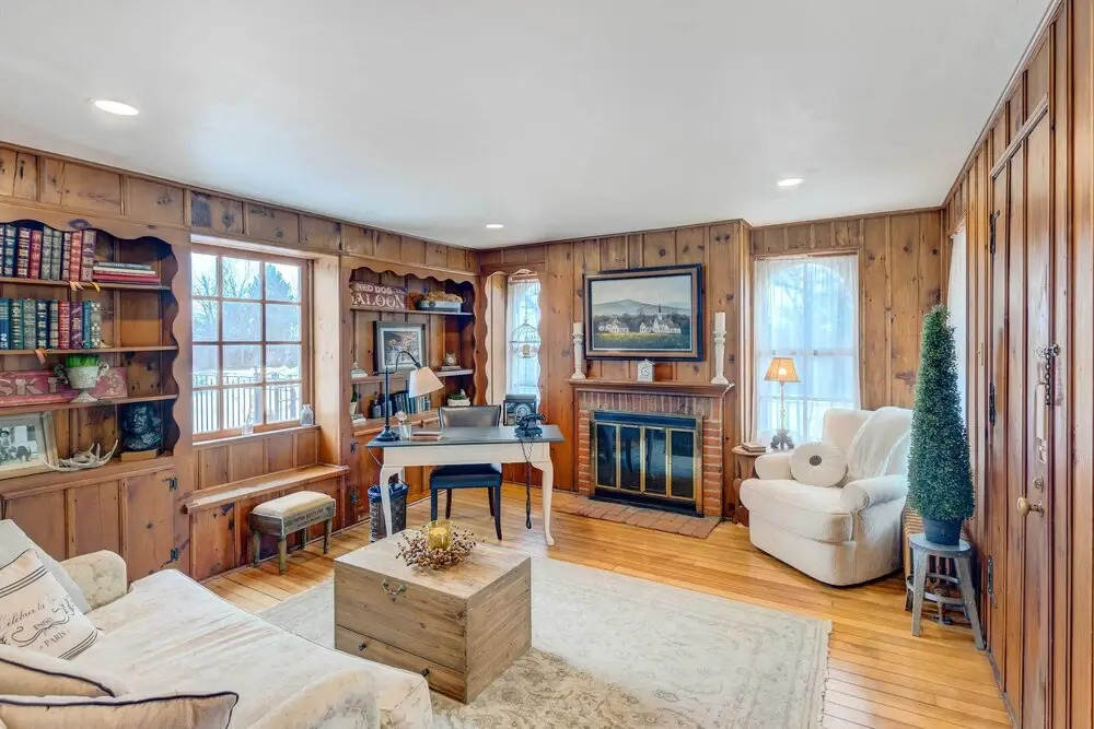 Historic Brookfield Farm Home ~ 14 Mi to Milwaukee