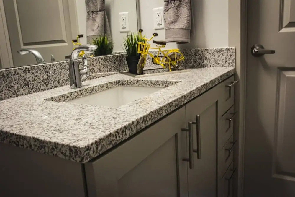 Luxury 2BR Apt In Uptown City View