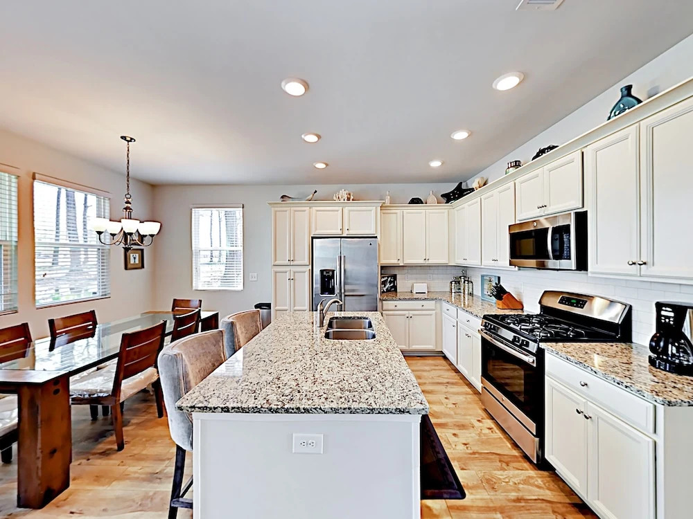 Cloisters - 4 Br Home