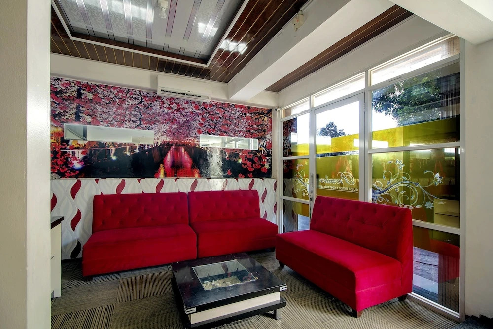 OYO 1057 Premier Guest House