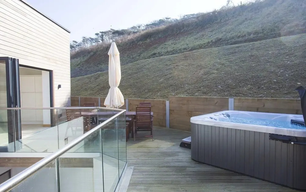 4 bed beach house with hot tub