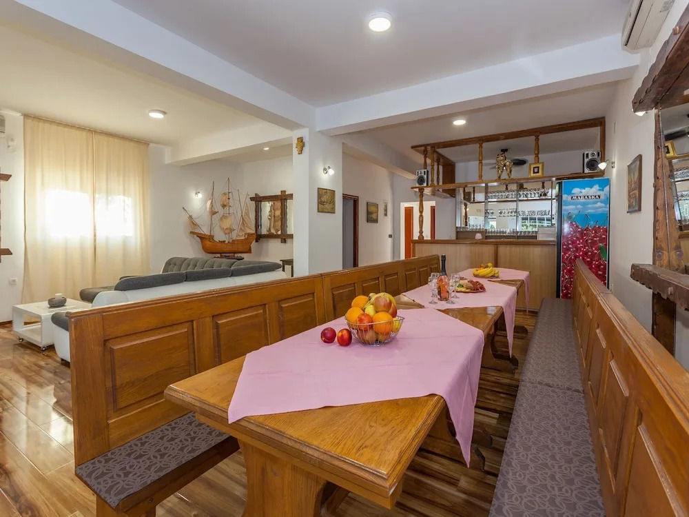 Beautiful Villa With Private Pool 7 En Suite Bedrooms 3 Roofed Terraces Bbq