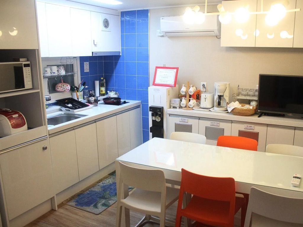 Cocoonstay Hongik Univ. Station