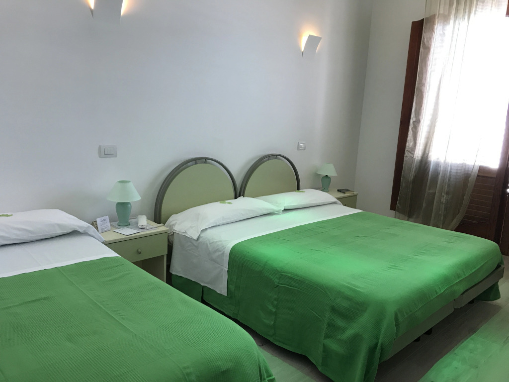 Hotel Holiday