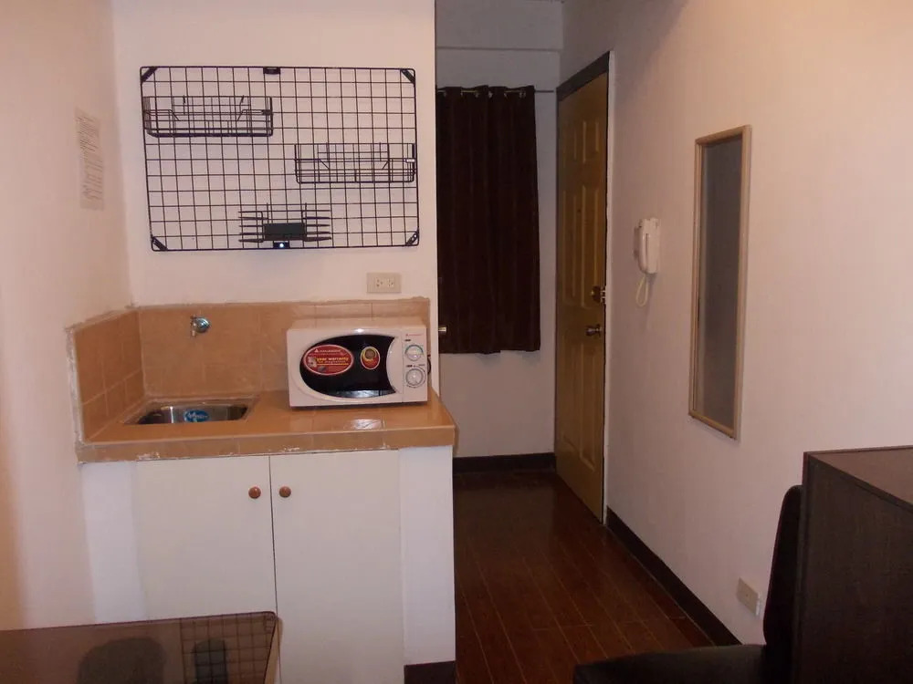 Vaccinated Staff- 858 City Stay Inns Bgc Nuevo