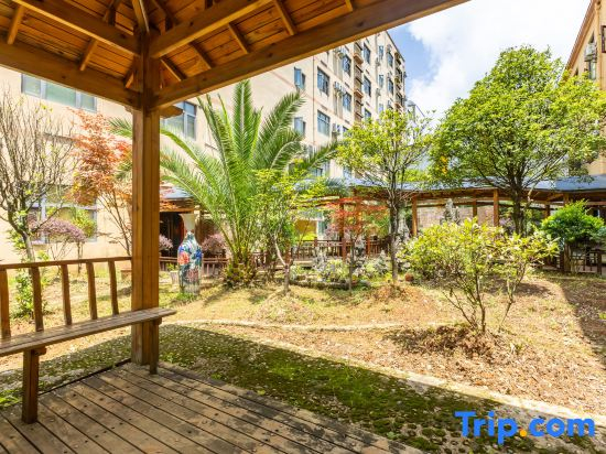 Paulolia Holiday Hotel