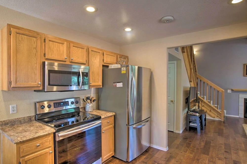 Forest-view Retreat in Payson, Close to Hiking!