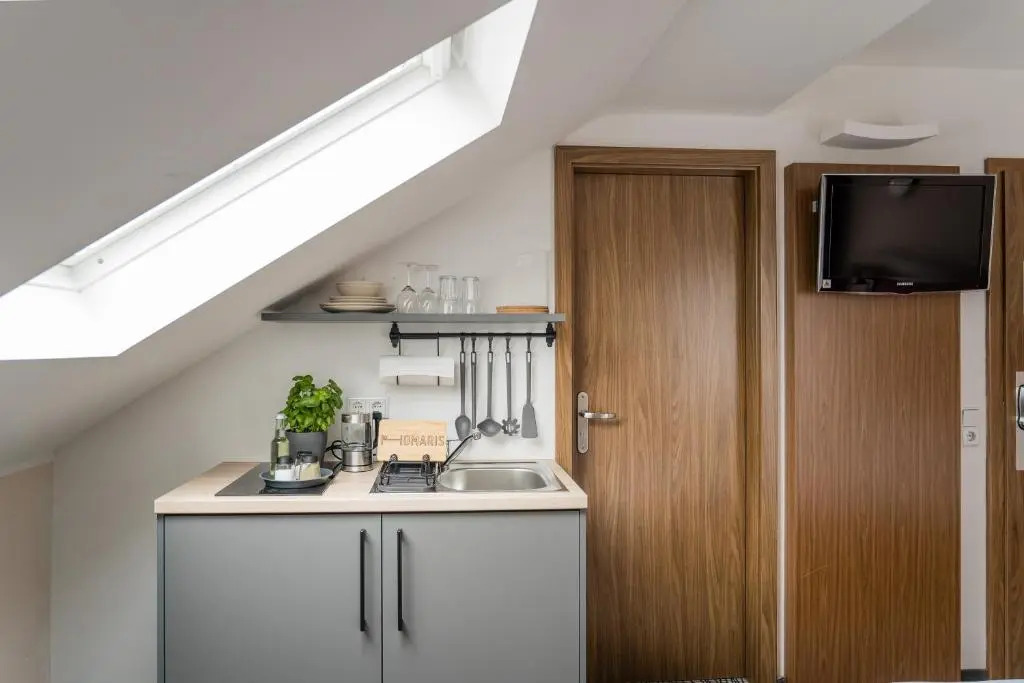 Point Hotel Apartments and Rooms