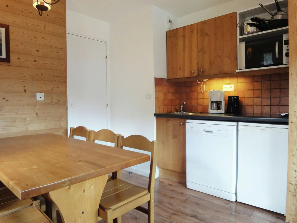 Apartment with balcony on the south adjacent to the slopes in Meribel-Mottaret