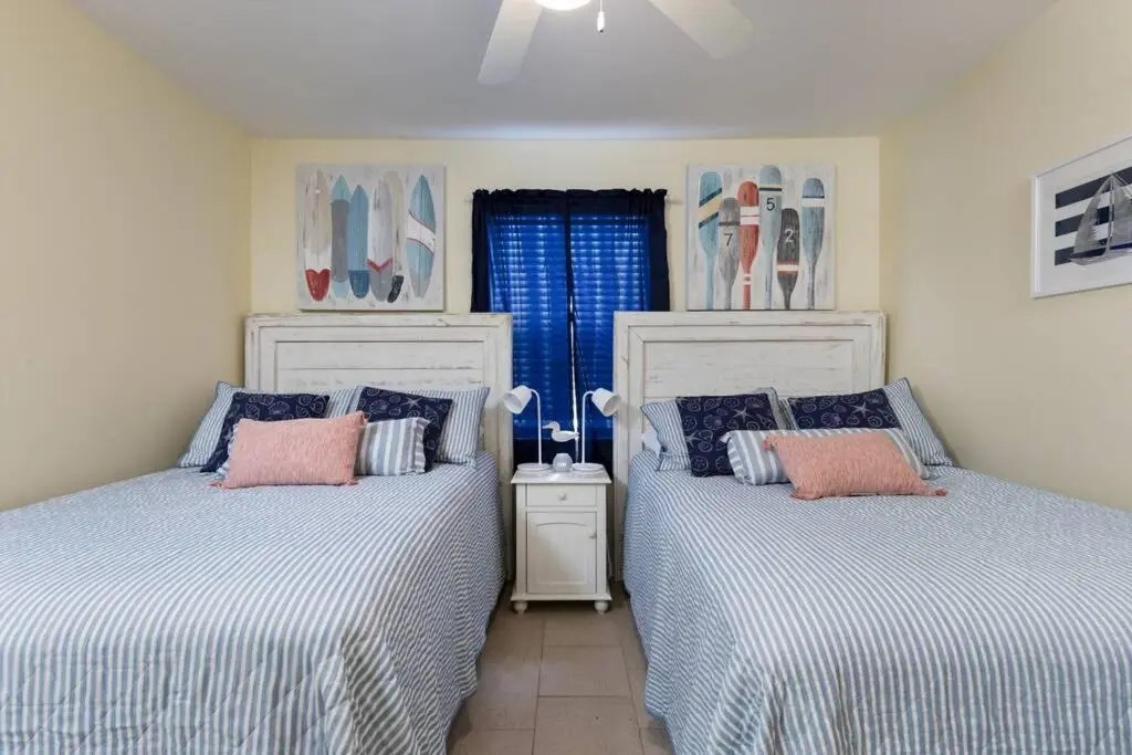 2bd 2ba 1st floor condo WALK TO BEACH
