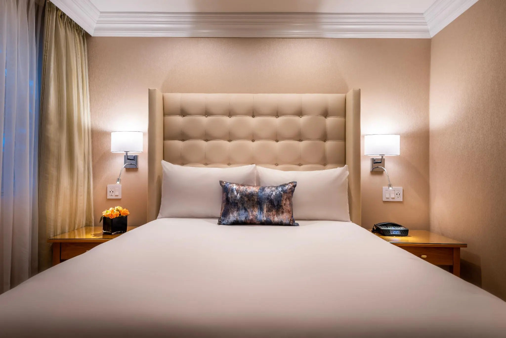Beverly Hills Plaza Hotel & Spa