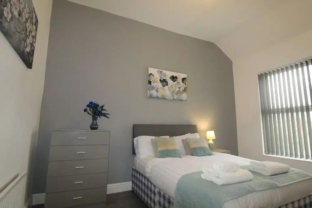Sefton House by Smart Corporate Stays