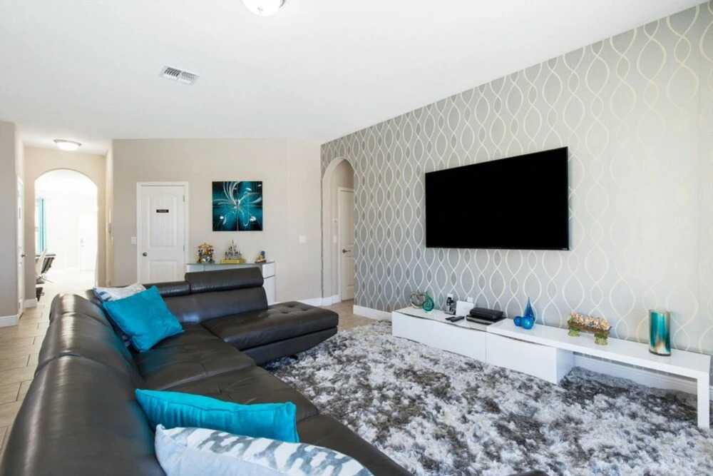 Solterra - 4103 Oaktree Drive