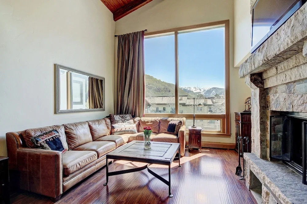 Premier Mountainside 2 BR Condo at Lodge at Vail by RedAwning - Save 20% on 7+ Nights