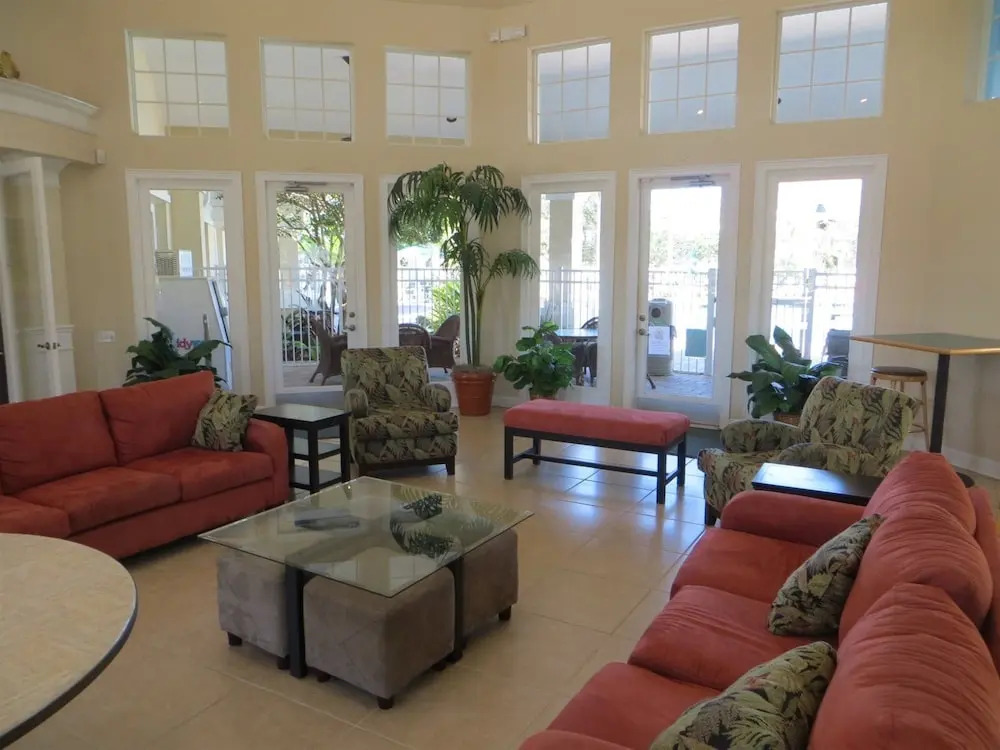Lovely 4 Bedroom 3 Bath Pool Home In Gated Resort