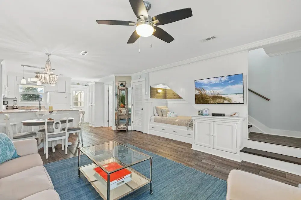 Searenity Awaits: 2-bd, 2-ba Coastal Escape! Perfect for 5! Pet Friendly!