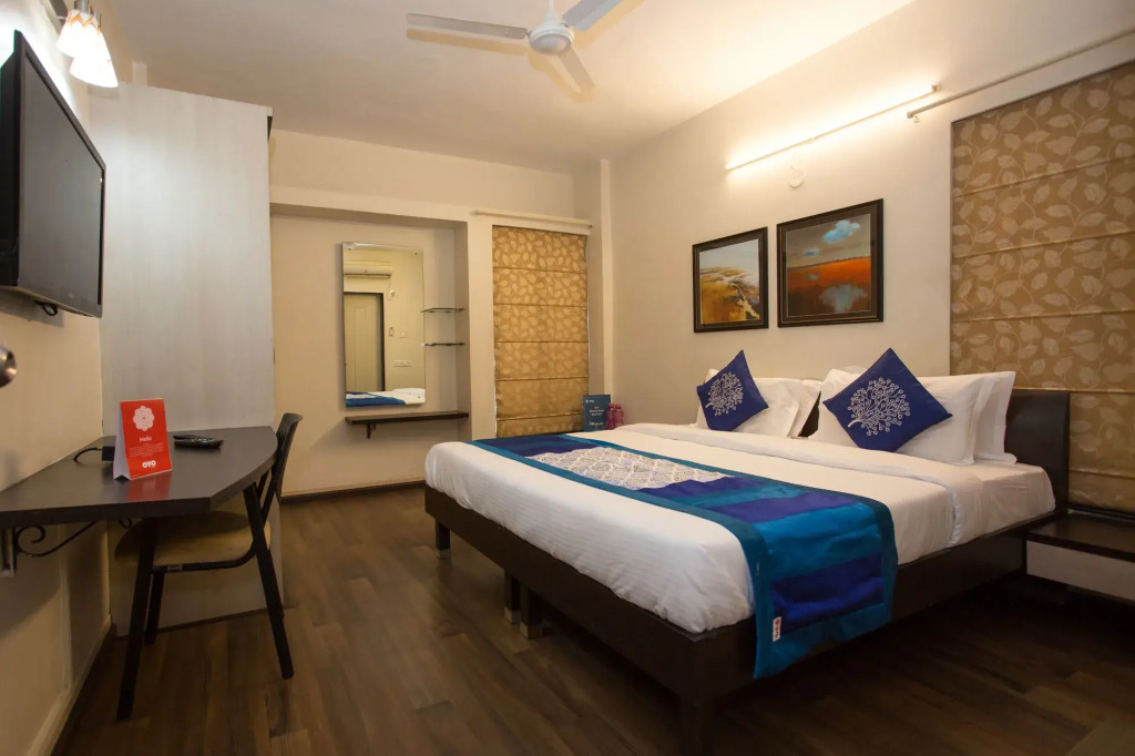 Hotel Eminent By OYO Rooms