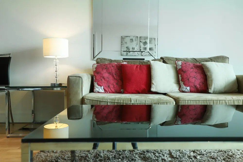 Stunning 2 Bedroom Great Location
