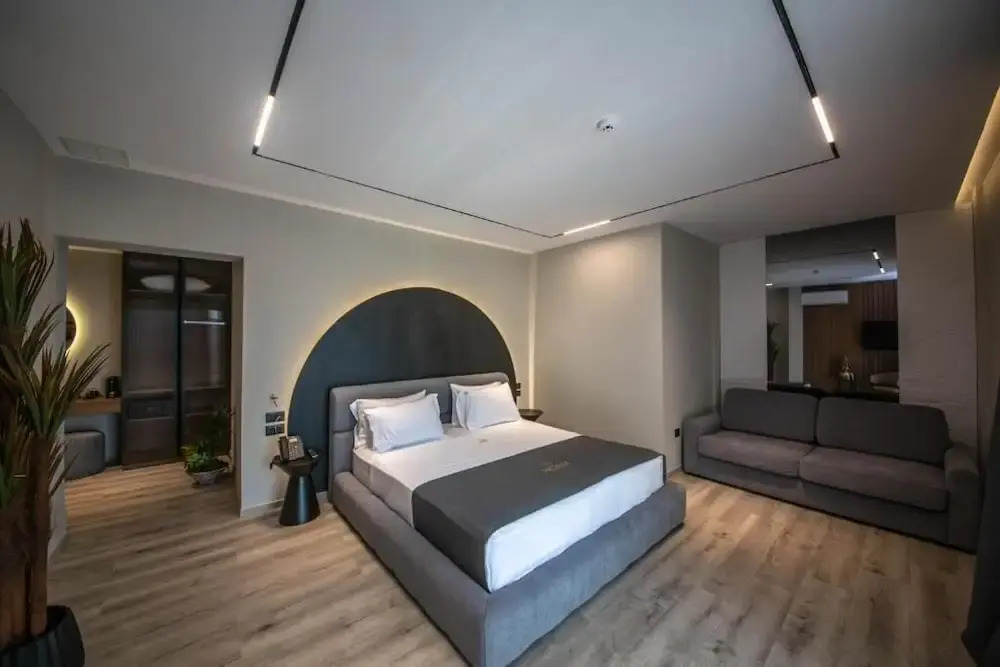 Noam Luxury Hotel