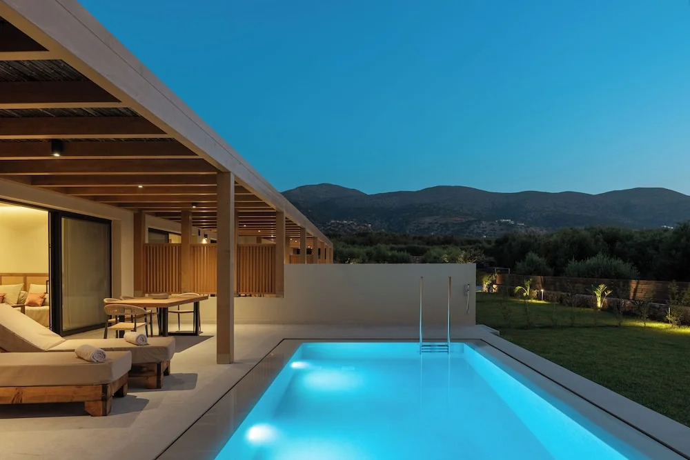 Lakka Suites