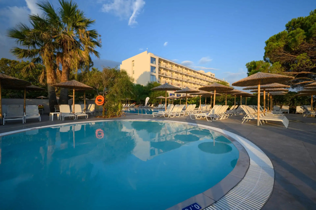 Ninos Grand Beach Resort
