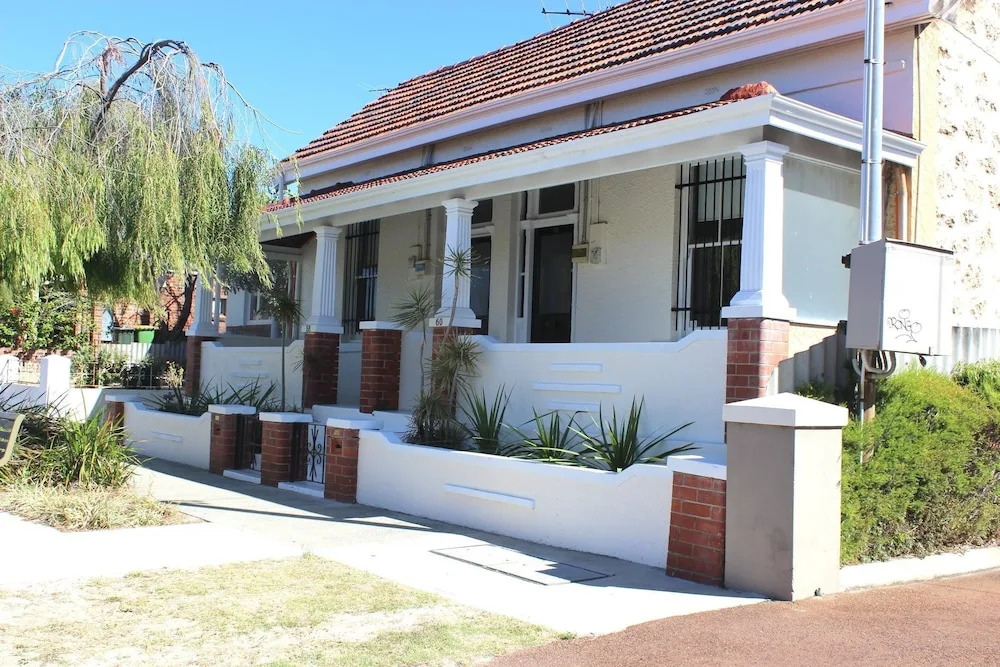 Captain's Heritage Cottage - central Fremantle 2 bedroom historic cottage